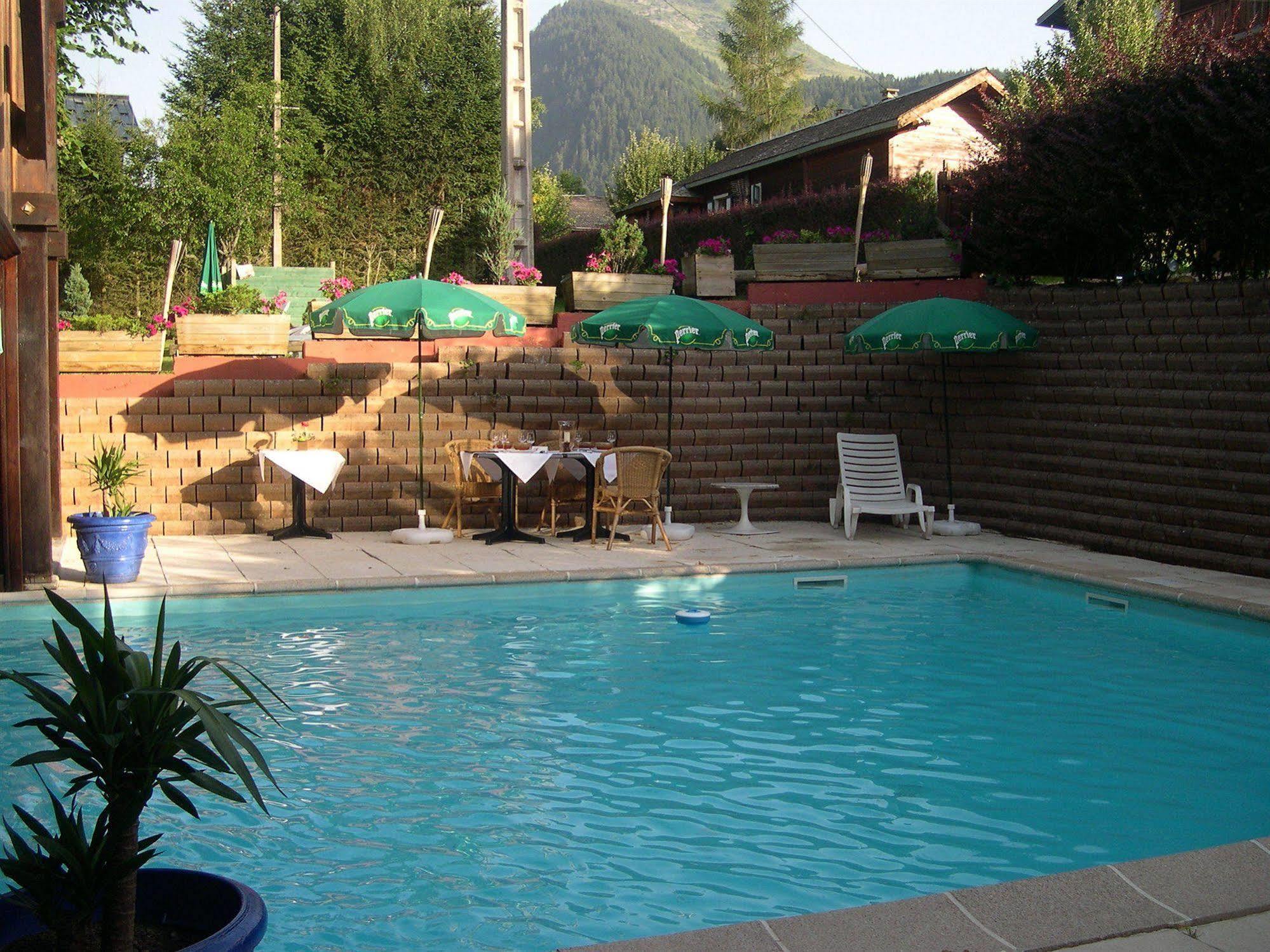 Hotel La Chaumiere Morzine Exterior photo